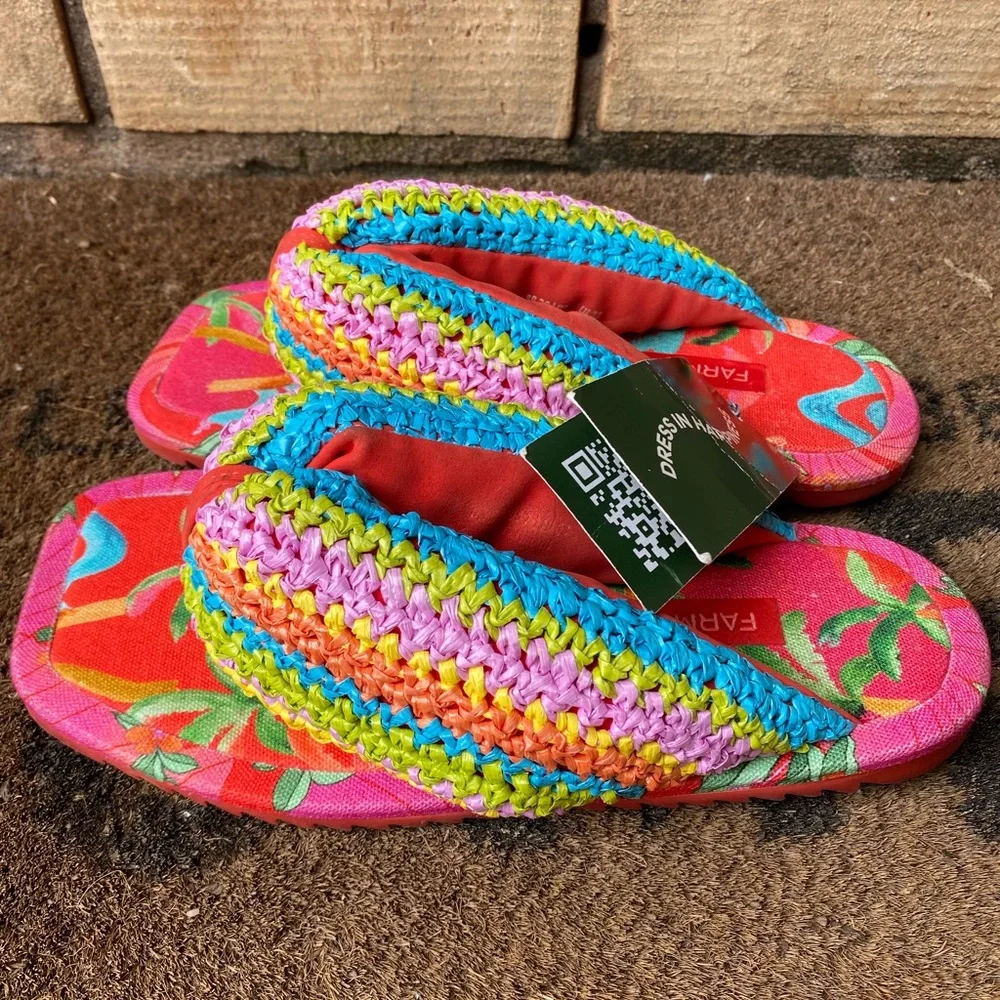 FARM Rio NWT Multicolor Toucans Puffy Flip Flops Crochet Sandals Women’s Sz US 7 - Picture 6 of 10
